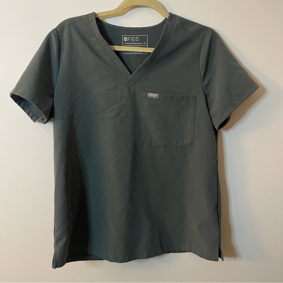 FIGS Scrub Top Green Medium - Picture 1 of 4
